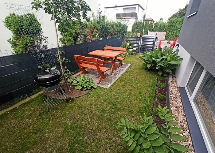 Urban Palace Bezplatne Miejsce Postojowe Wroclaw